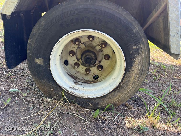 image for item EO8701 2013 Sauber Mfg. Co. 4500 pole trailer