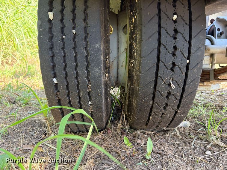 image for item EO8701 2013 Sauber Mfg. Co. 4500 pole trailer