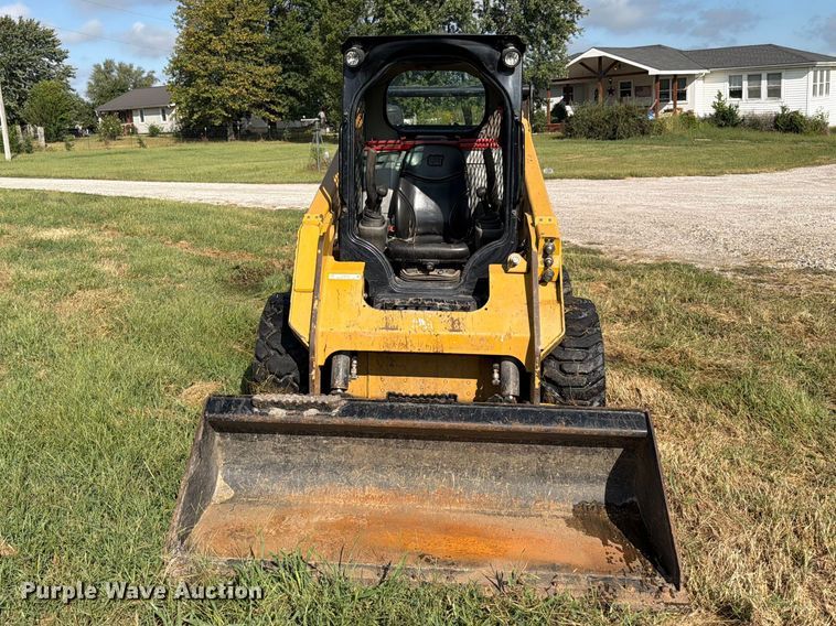 image for item EO8743 2017 Caterpillar 242D skid steer loader