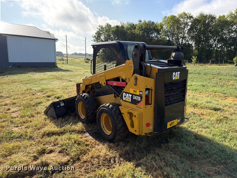 image for item EO8743 2017 Caterpillar 242D skid steer loader