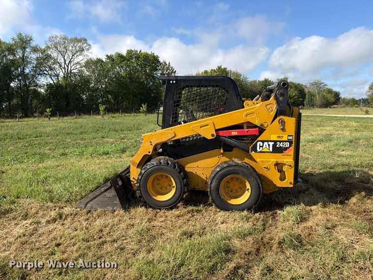 image for item EO8743 2017 Caterpillar 242D skid steer loader