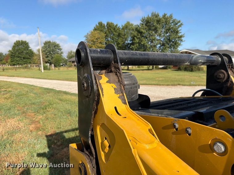 image for item EO8743 2017 Caterpillar 242D skid steer loader