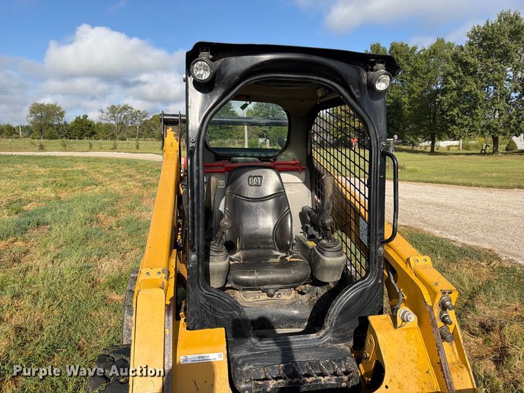 image for item EO8743 2017 Caterpillar 242D skid steer loader