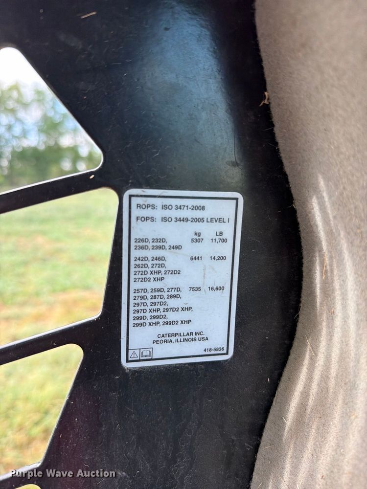image for item EO8743 2017 Caterpillar 242D skid steer loader
