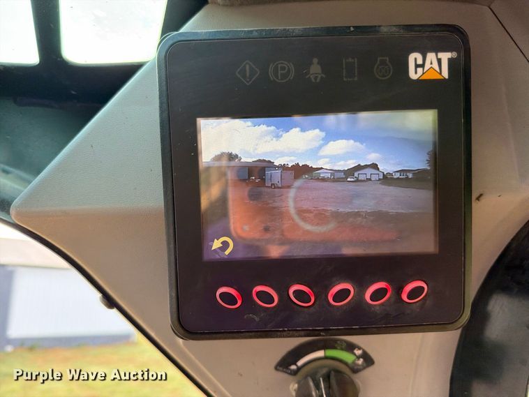 image for item EO8743 2017 Caterpillar 242D skid steer loader