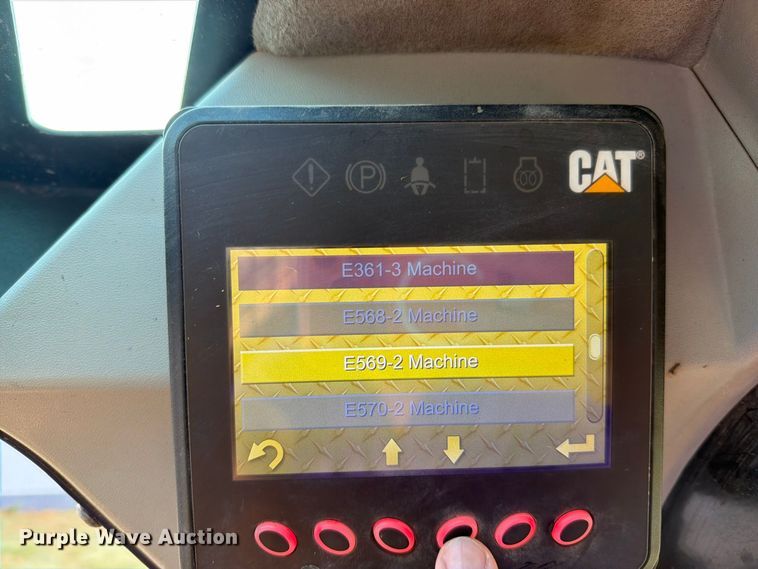image for item EO8743 2017 Caterpillar 242D skid steer loader