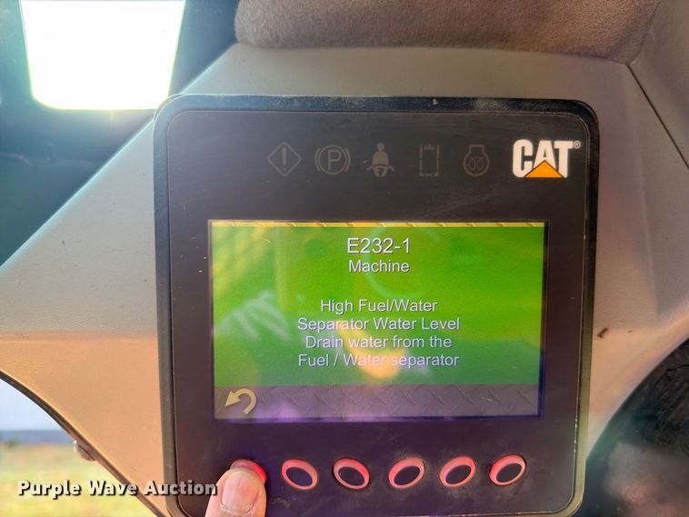 image for item EO8743 2017 Caterpillar 242D skid steer loader