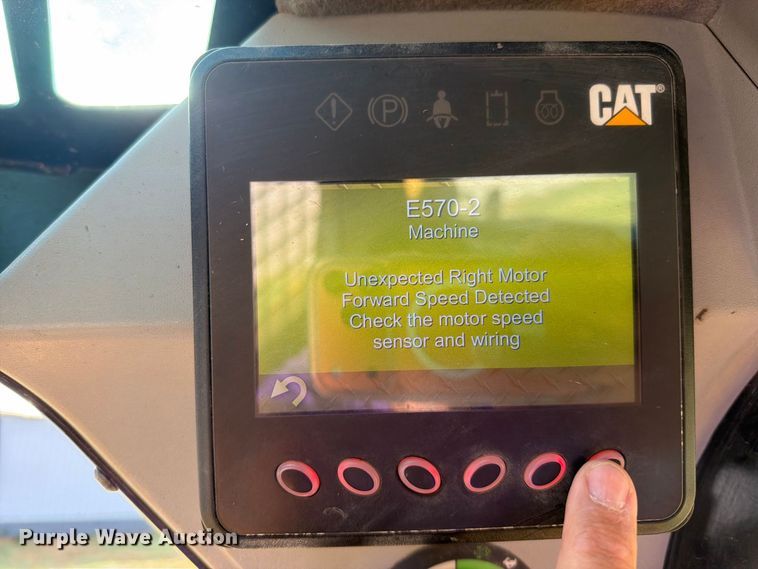 image for item EO8743 2017 Caterpillar 242D skid steer loader