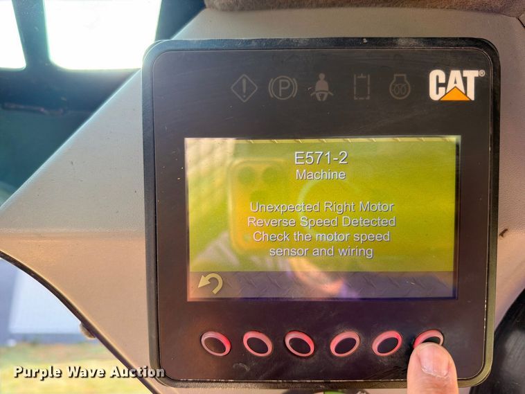 image for item EO8743 2017 Caterpillar 242D skid steer loader
