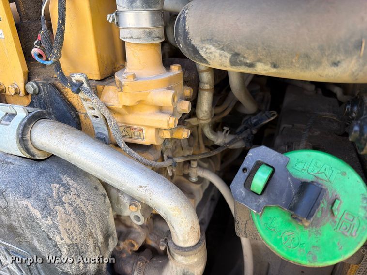 image for item EO8743 2017 Caterpillar 242D skid steer loader