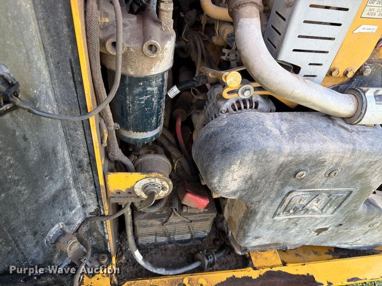 image for item EO8743 2017 Caterpillar 242D skid steer loader