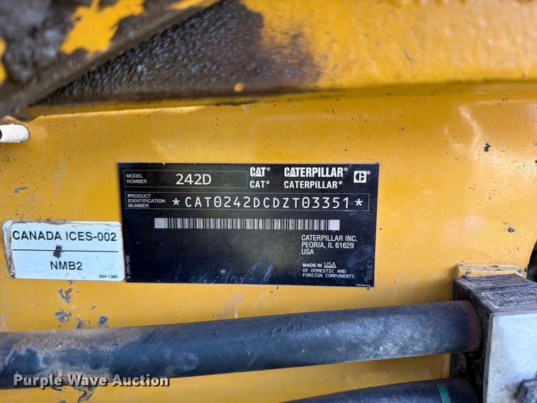 image for item EO8743 2017 Caterpillar 242D skid steer loader
