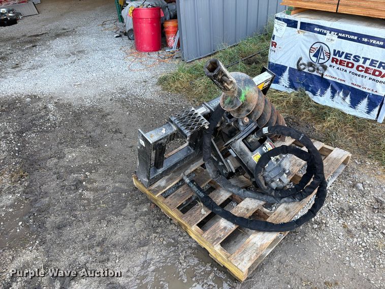 image for item EO8744 Caterpillar A41 skid steer auger