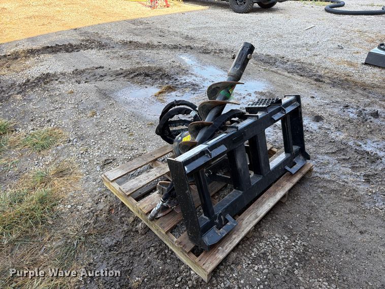 image for item EO8744 Caterpillar A41 skid steer auger