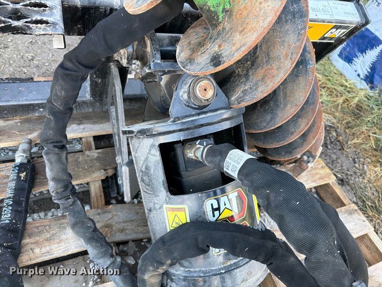 image for item EO8744 Caterpillar A41 skid steer auger