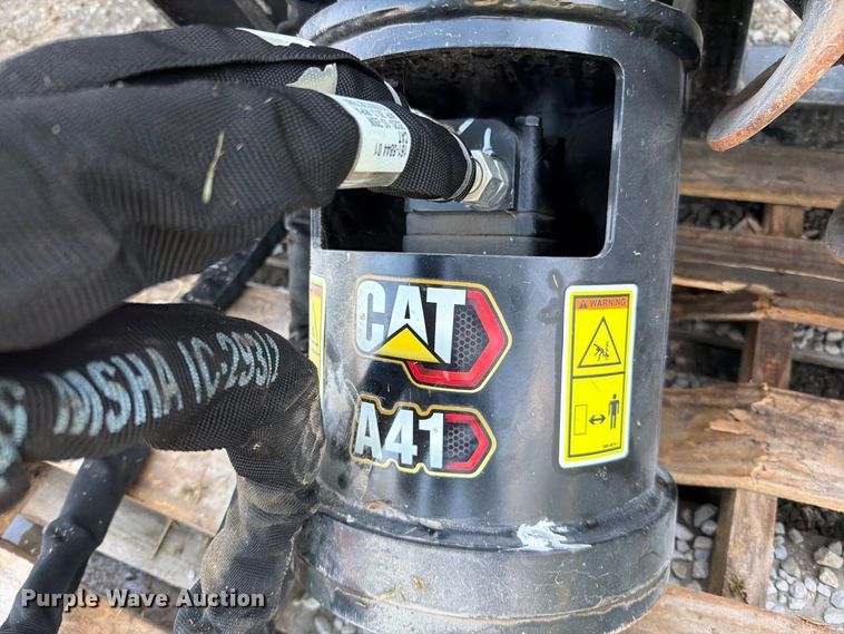 image for item EO8744 Caterpillar A41 skid steer auger