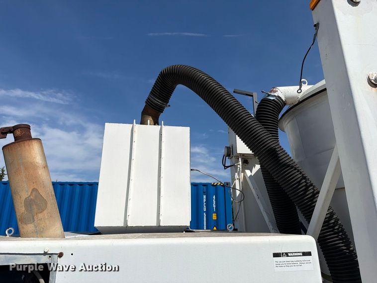 image for item EO8750 Magnum HEPA Vac 522 vacuum trailer