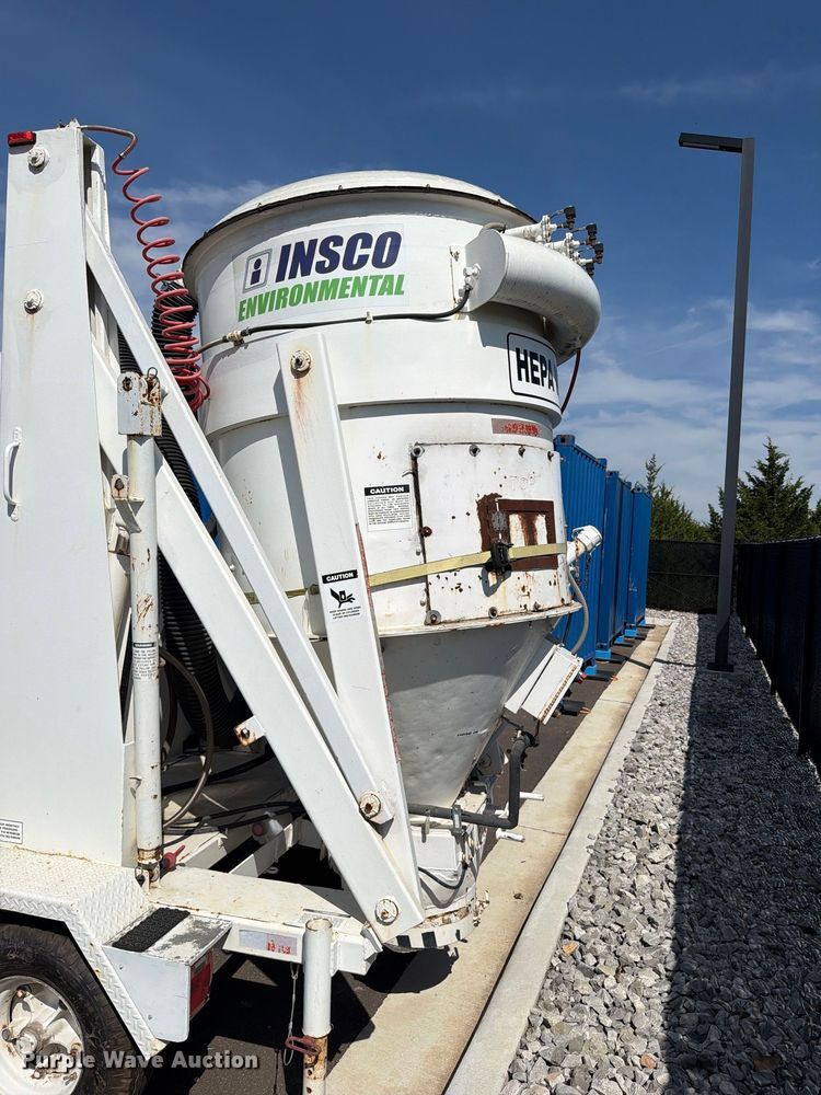 image for item EO8750 Magnum HEPA Vac 522 vacuum trailer