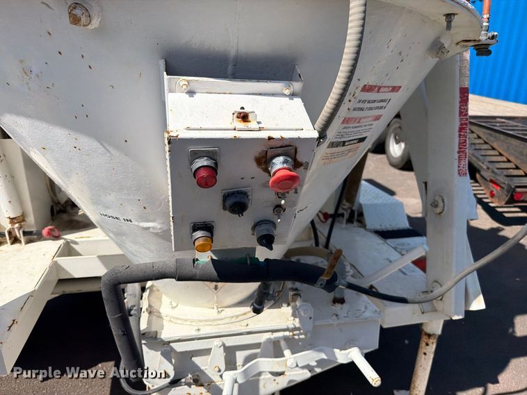 image for item EO8750 Magnum HEPA Vac 522 vacuum trailer