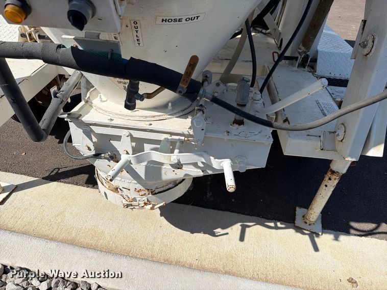 image for item EO8750 Magnum HEPA Vac 522 vacuum trailer