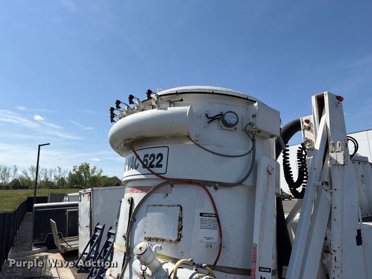 image for item EO8750 Magnum HEPA Vac 522 vacuum trailer
