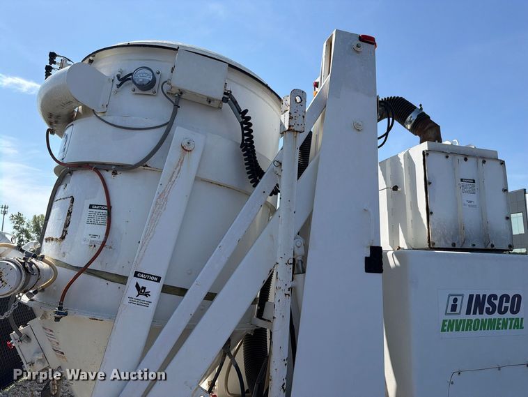 image for item EO8750 Magnum HEPA Vac 522 vacuum trailer