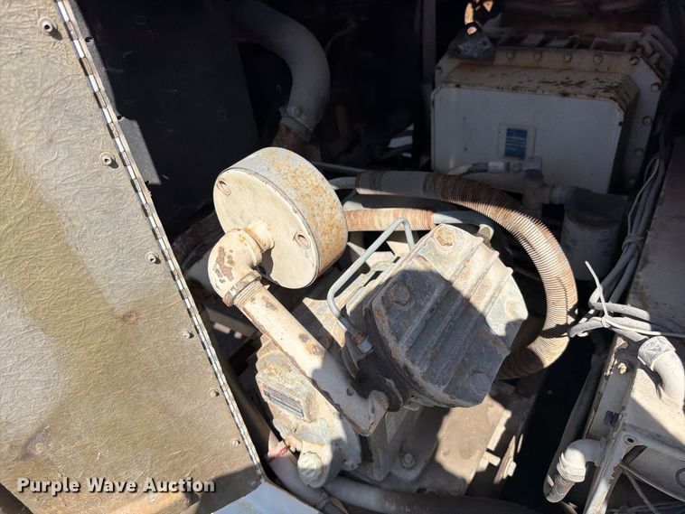 image for item EO8750 Magnum HEPA Vac 522 vacuum trailer