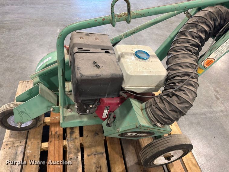 image for item EO8751 Garlock Ultra Cutter roof cutting saw