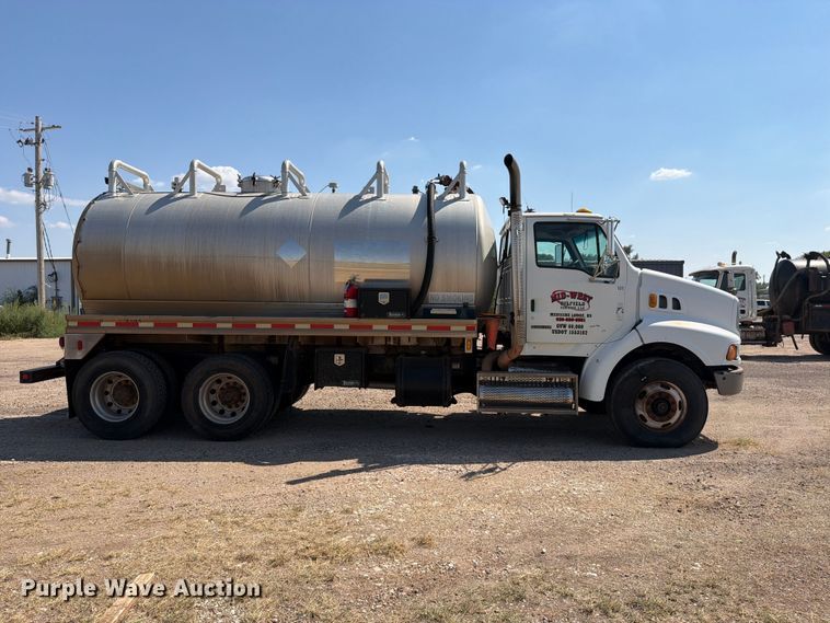 image for item EP7558 2009 Sterling L9500 vacuum truck