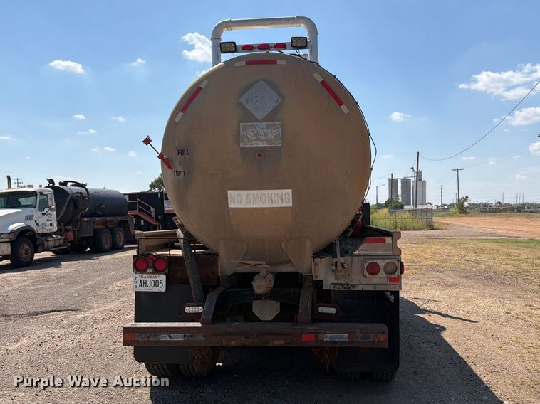 image for item EP7558 2009 Sterling L9500 vacuum truck