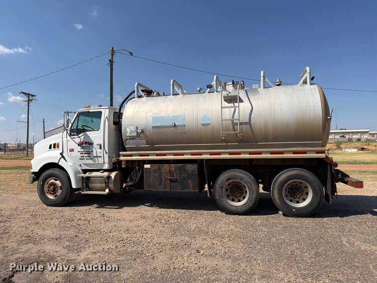 image for item EP7558 2009 Sterling L9500 vacuum truck