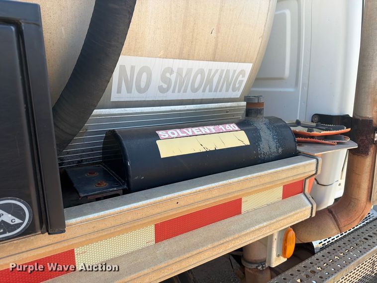 image for item EP7558 2009 Sterling L9500 vacuum truck