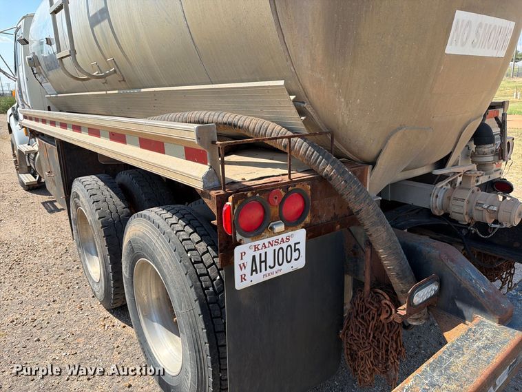 image for item EP7558 2009 Sterling L9500 vacuum truck