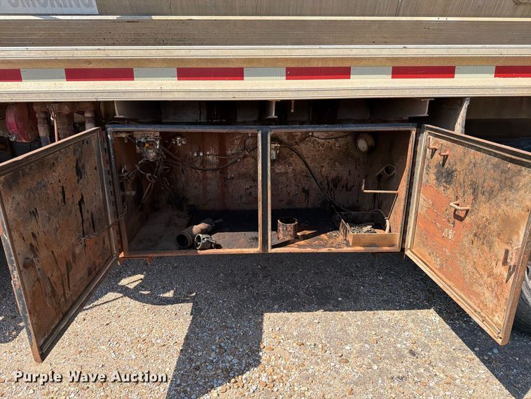 image for item EP7558 2009 Sterling L9500 vacuum truck