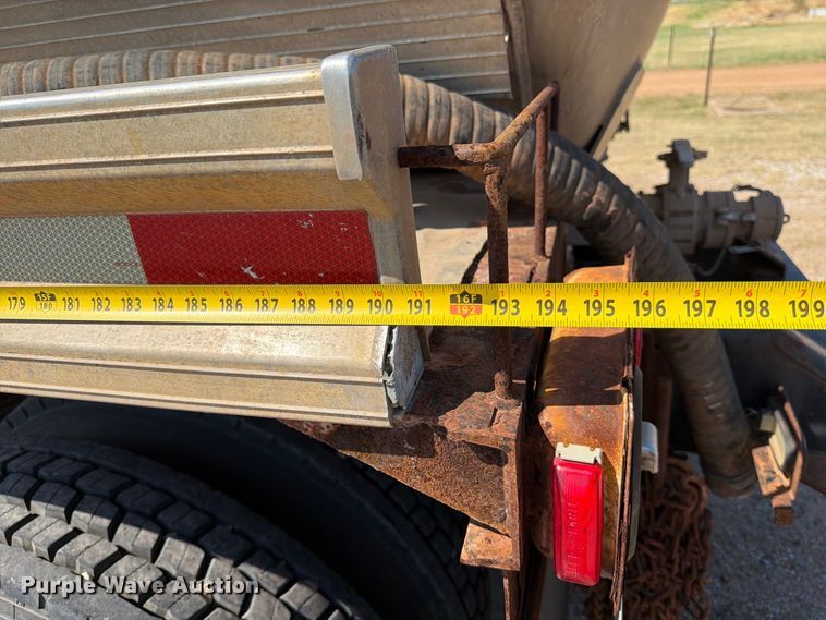 image for item EP7558 2009 Sterling L9500 vacuum truck