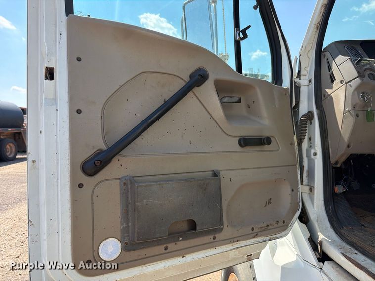 image for item EP7558 2009 Sterling L9500 vacuum truck