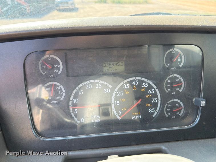 image for item EP7558 2009 Sterling L9500 vacuum truck