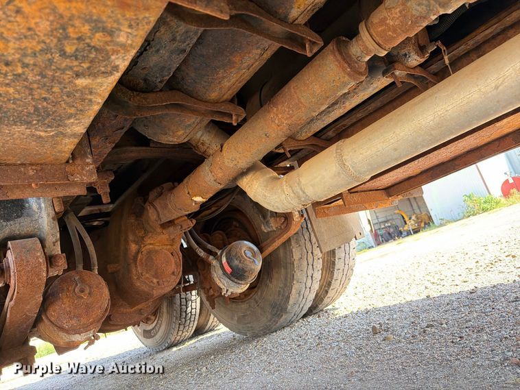 image for item EP7558 2009 Sterling L9500 vacuum truck