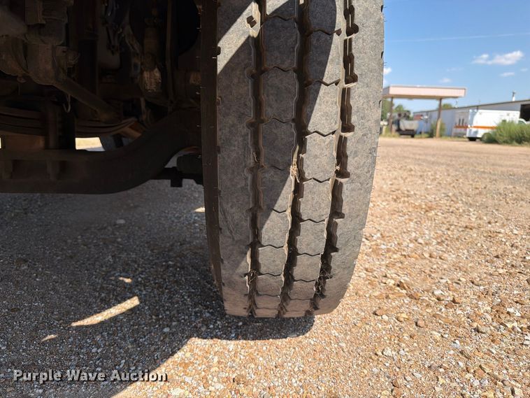 image for item EP7558 2009 Sterling L9500 vacuum truck