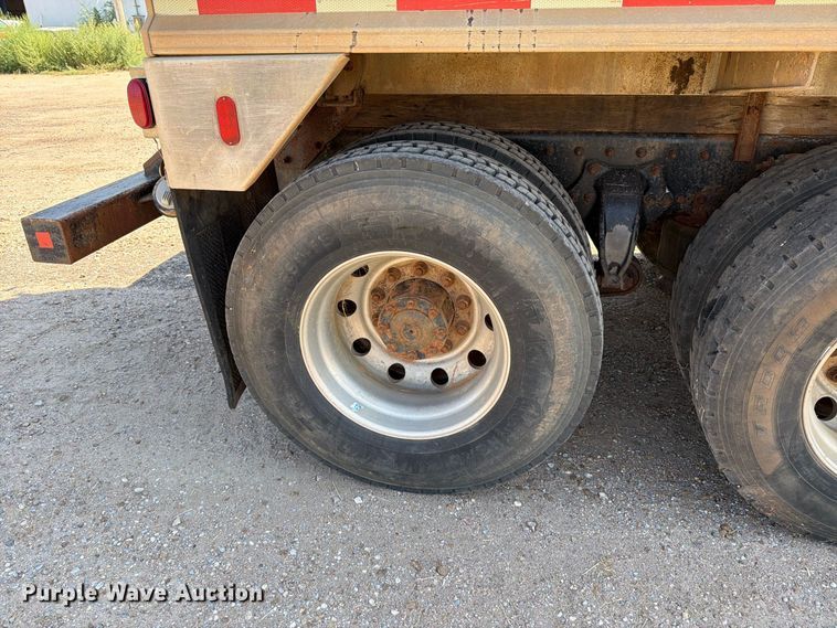 image for item EP7558 2009 Sterling L9500 vacuum truck