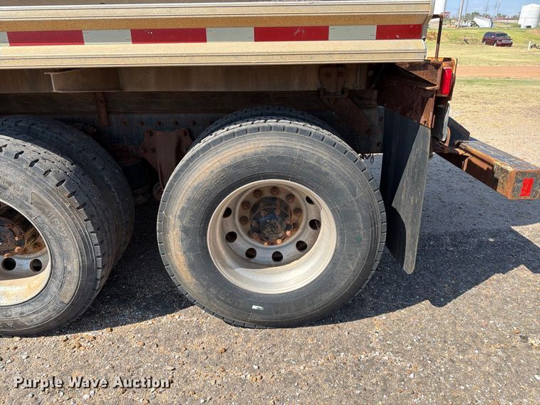 image for item EP7558 2009 Sterling L9500 vacuum truck