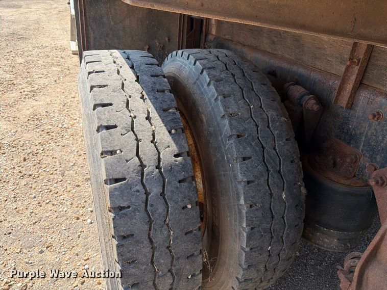 image for item EP7558 2009 Sterling L9500 vacuum truck