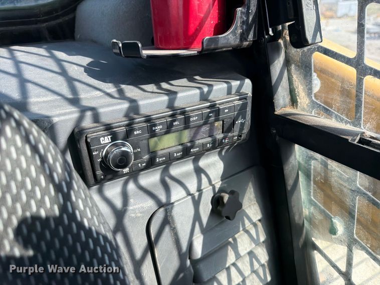 image for item EP7566 2024 Caterpillar 299D3 XE tracked skid steer loader