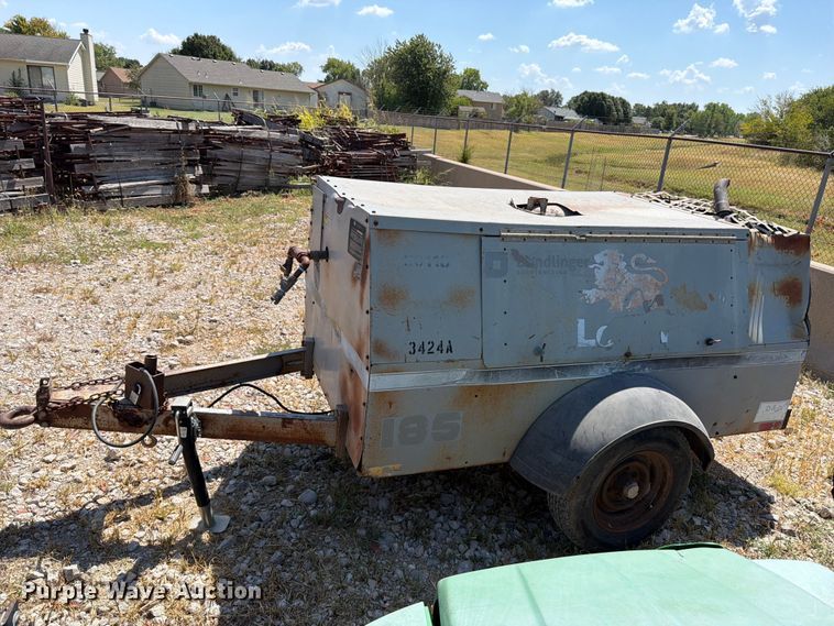 image for item EP7578 1994 LeRoi 185 air compressor