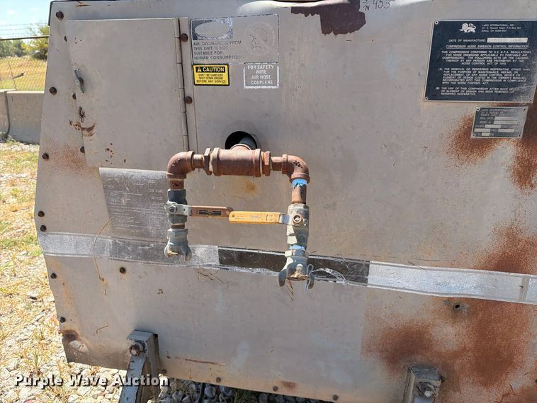 image for item EP7578 1994 LeRoi 185 air compressor