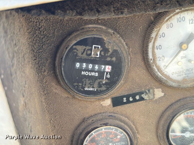 image for item EP7578 1994 LeRoi 185 air compressor