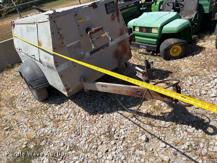 image for item EP7578 1994 LeRoi 185 air compressor