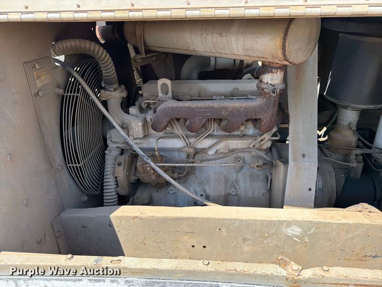 image for item EP7578 1994 LeRoi 185 air compressor