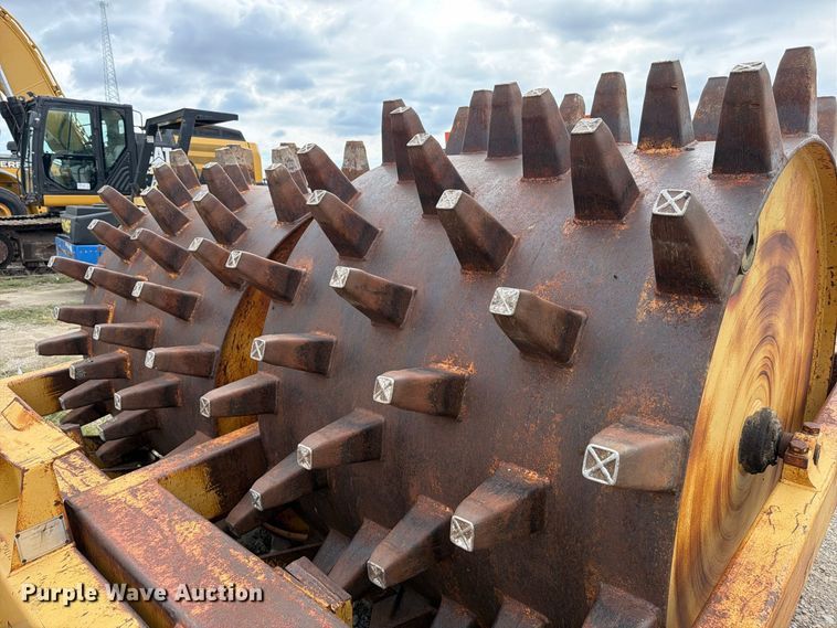 image for item EP7654 North American Steel DD6048 sheepsfoot roller