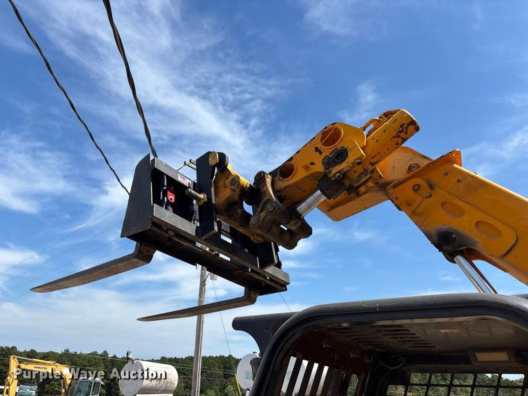 image for item ER3298 1999 JCB 520-50 telehandler